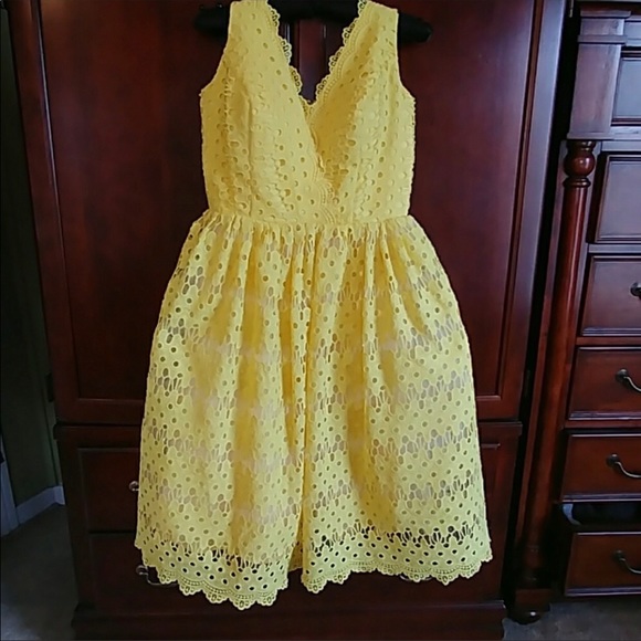 Yellow Chi Chi London dress - Picture 6 of 6